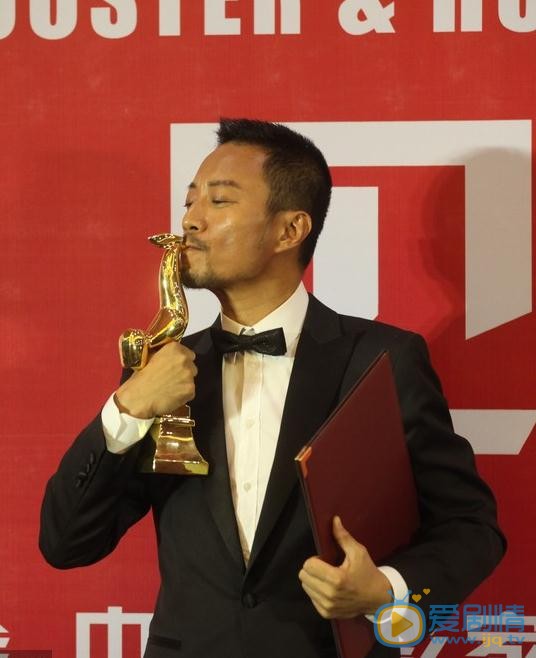张涵予颁奖典礼照 张涵予高清写真_张涵予高清剧照