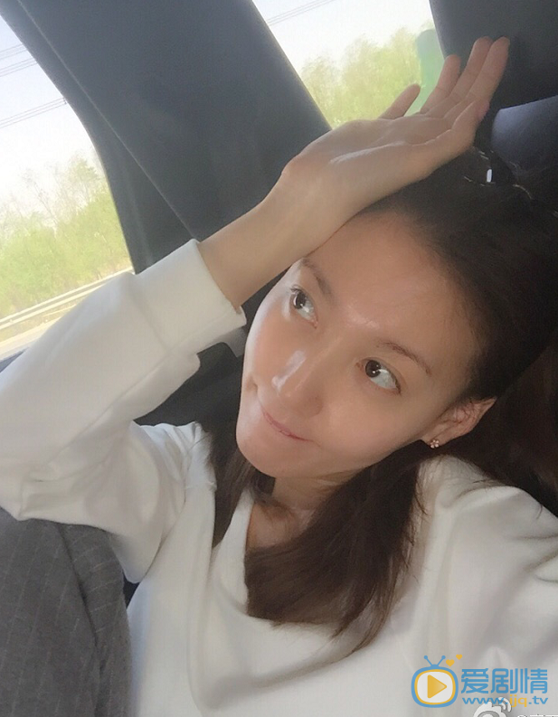 高露卖萌照 高露高清写真_高露高清剧照