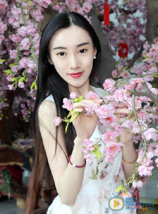 王艺霏桃花写真 王艺霏高清写真_王艺霏高清剧照