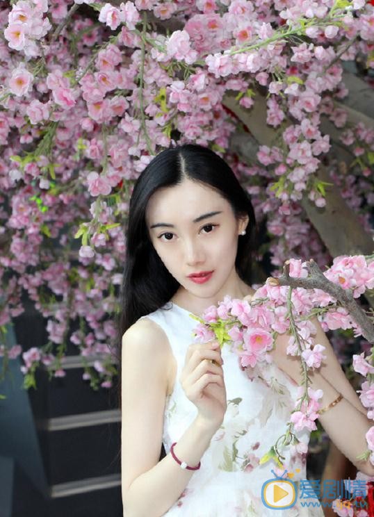 王艺霏桃花写真 王艺霏高清写真_王艺霏高清剧照
