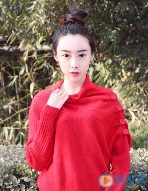 王艺霏红色写真 王艺霏红色写真