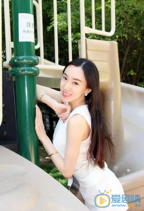 王艺霏街拍 王艺霏高清写真_王艺霏高清剧照