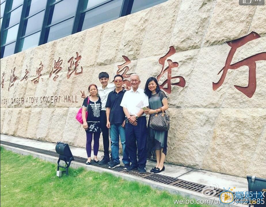 伍嘉成毕业照 伍嘉成高清写真_伍嘉成高清剧照