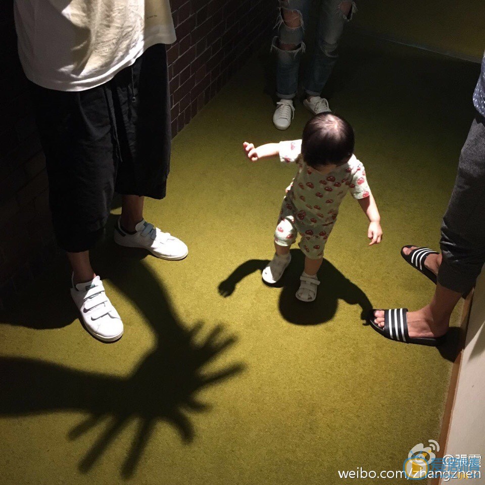 张震爱女萌照 张震高清写真_张震高清剧照