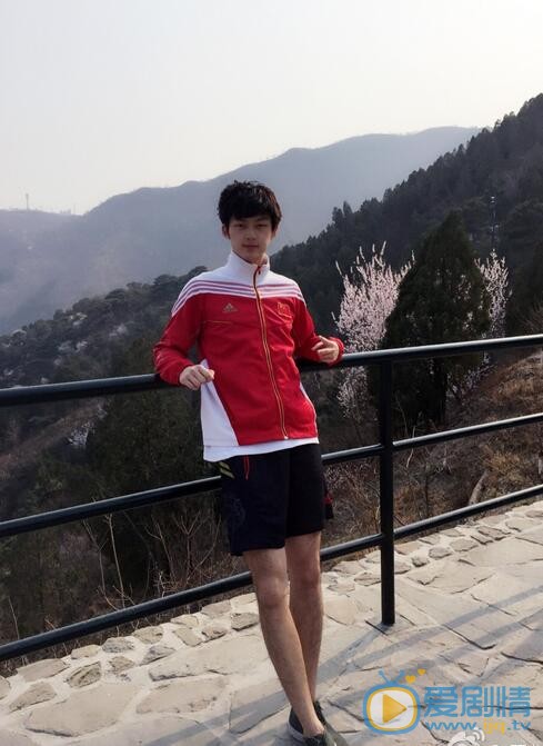 董力登山游玩照 董力高清写真_董力高清剧照