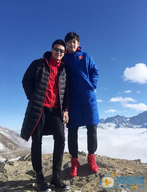 董力登山游玩照 董力高清写真_董力高清剧照