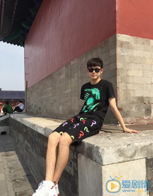 董力登山游玩照 董力高清写真_董力高清剧照