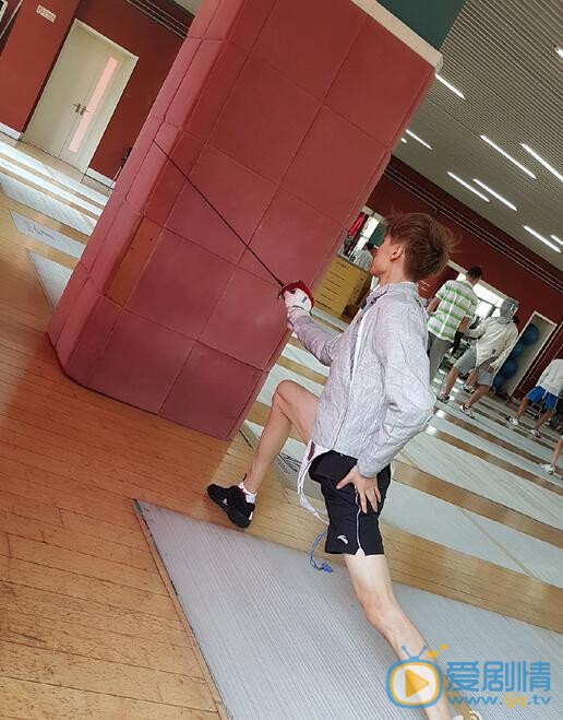 孙伟击剑运动照 孙伟高清写真_孙伟高清剧照