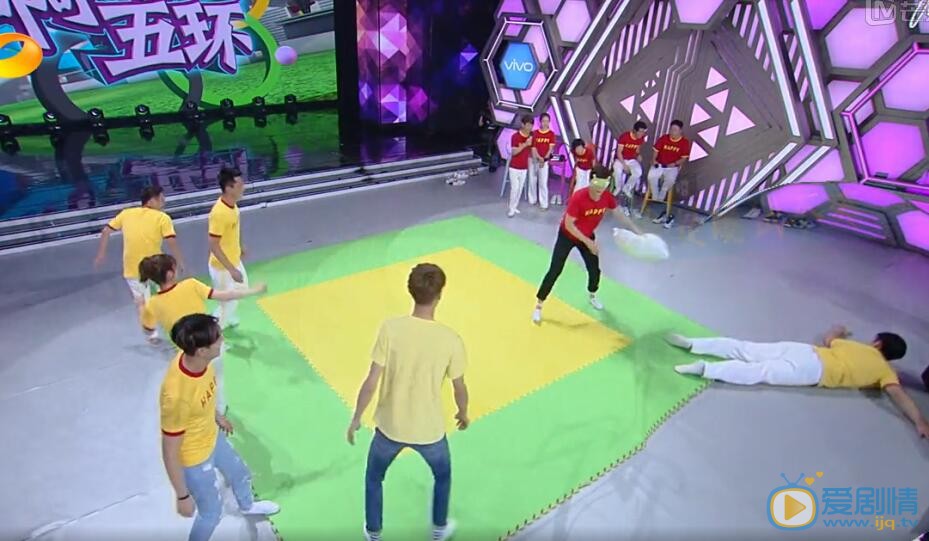 孙伟《快乐大本营》合照 孙伟高清写真_孙伟高清剧照