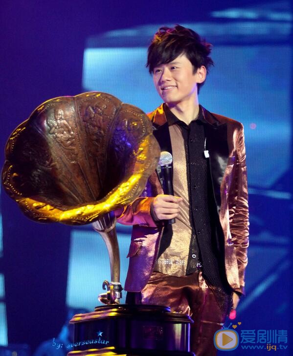 张杰2010年《这就是爱》演唱会 张杰高清写真_张杰高清剧照