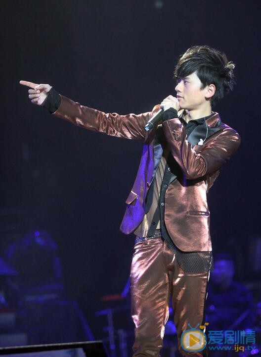 张杰2010年《这就是爱》演唱会 张杰高清写真_张杰高清剧照