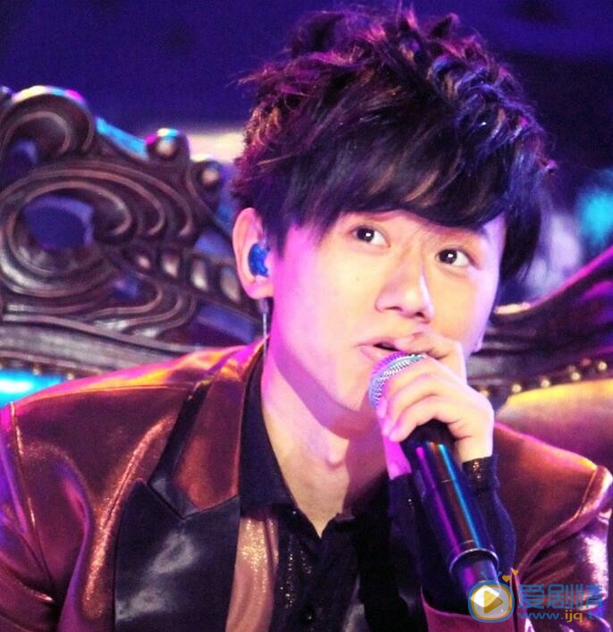 张杰2010年《这就是爱》演唱会 张杰高清写真_张杰高清剧照