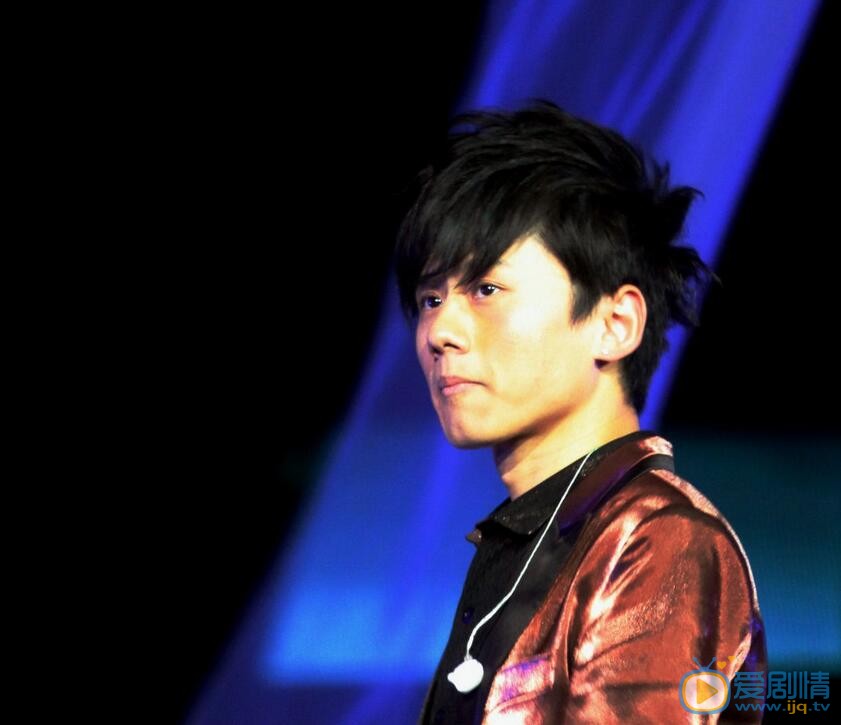 张杰2010年《这就是爱》演唱会 张杰高清写真_张杰高清剧照