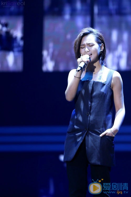 周笔畅演唱会造型 周笔畅高清写真_周笔畅高清剧照