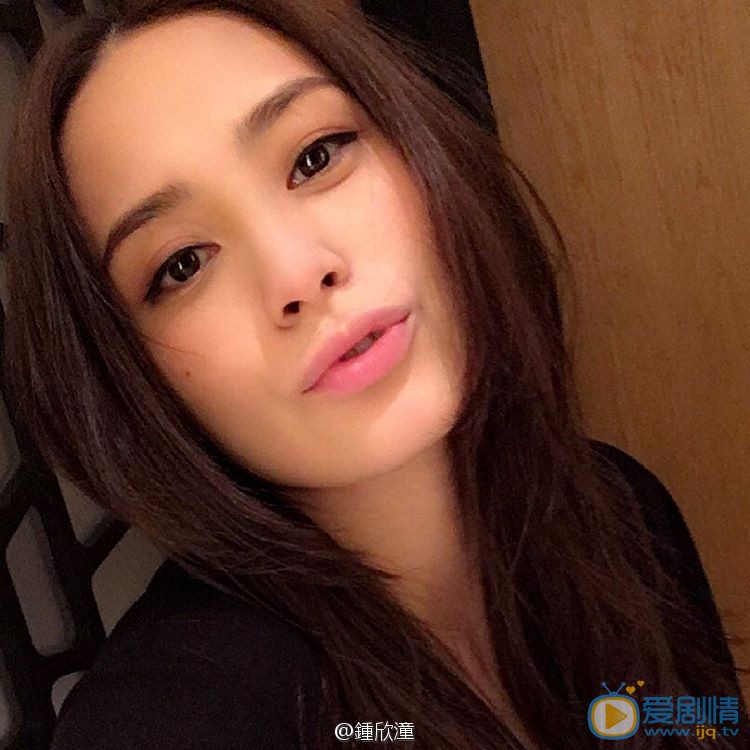 钟欣潼自拍卖萌照 钟欣潼高清写真_钟欣潼高清剧照