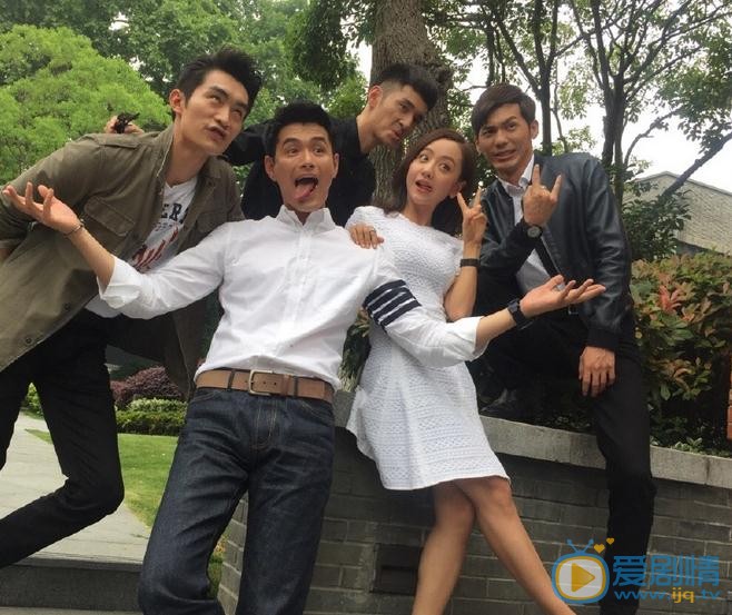 美人为馅幕后搞怪照 杨蓉和四大护法表情逗逼不要颜值