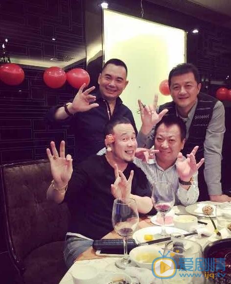 杨坤合照 杨坤高清写真_杨坤高清剧照