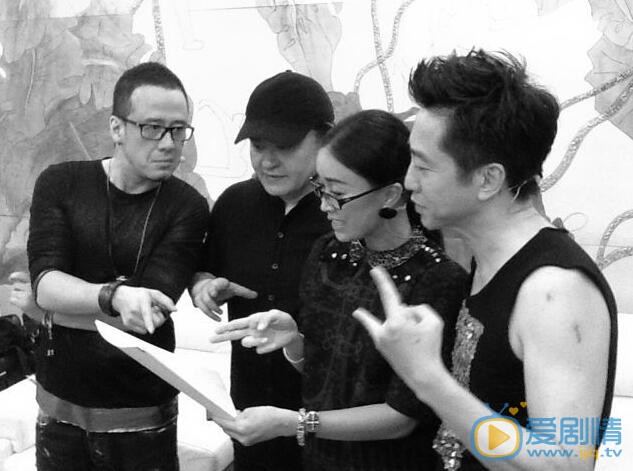 杨坤《中国好声音》照 杨坤高清写真_杨坤高清剧照