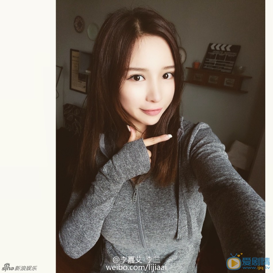 乔任梁前女友李嘉艾海量私照流出，身材傲人脸蛋漂亮。曾晒与乔任梁微信聊天记录