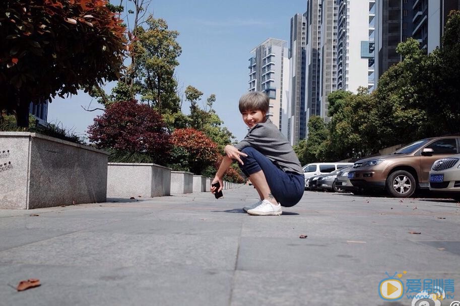 万茜逗逼照 万茜高清写真_万茜高清剧照