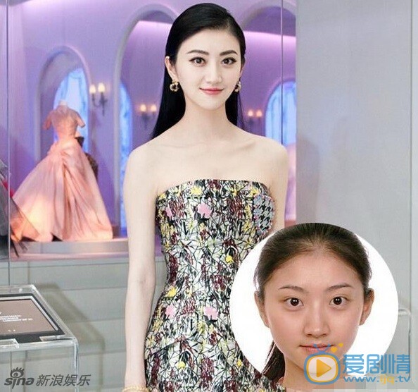 杨幂和男子贴面热聊，亲自涂口红尽显妩媚。盘点当红女星素颜证件照对比