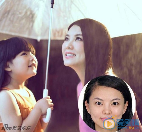 杨幂和男子贴面热聊，亲自涂口红尽显妩媚。盘点当红女星素颜证件照对比