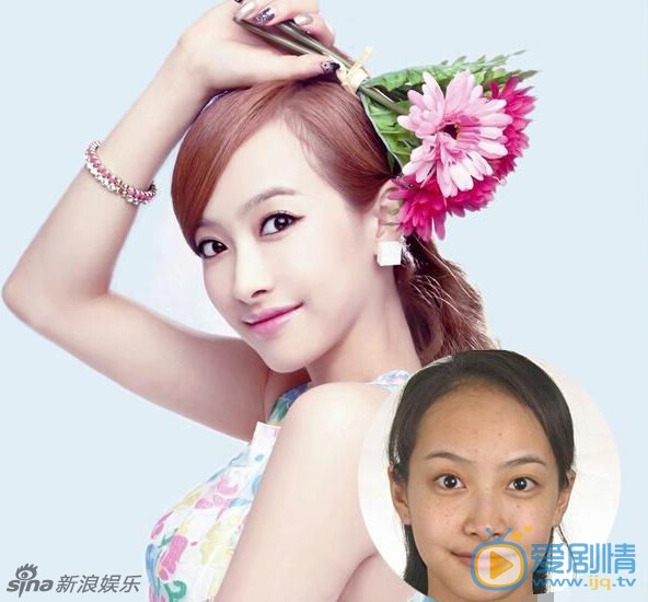 杨幂和男子贴面热聊，亲自涂口红尽显妩媚。盘点当红女星素颜证件照对比