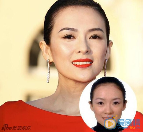 杨幂和男子贴面热聊，亲自涂口红尽显妩媚。盘点当红女星素颜证件照对比