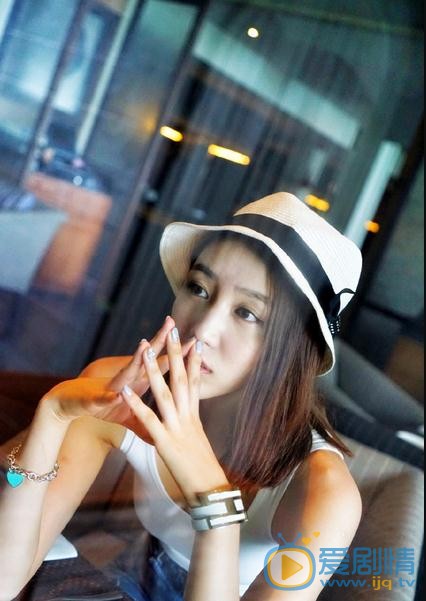 李欣燃街拍写真 李欣燃高清写真_李欣燃高清剧照