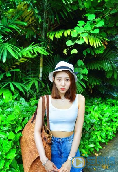 李欣燃街拍写真 李欣燃高清写真_李欣燃高清剧照