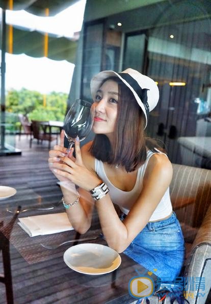李欣燃街拍写真 李欣燃高清写真_李欣燃高清剧照