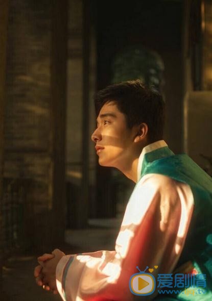 张新成韩服写真 张新成高清写真_张新成高清剧照