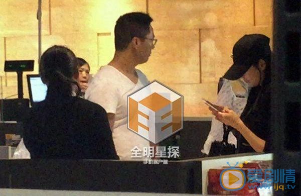 张雨绮新恋情曝光，同逛超市一起看房，似要购豪宅