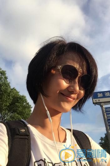 李颖街拍 李颖高清写真_李颖高清剧照
