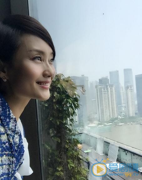 李颖街拍 李颖高清写真_李颖高清剧照