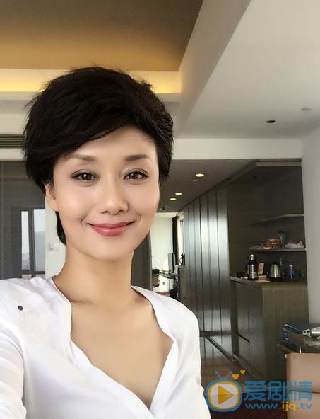 李颖街拍 李颖高清写真_李颖高清剧照