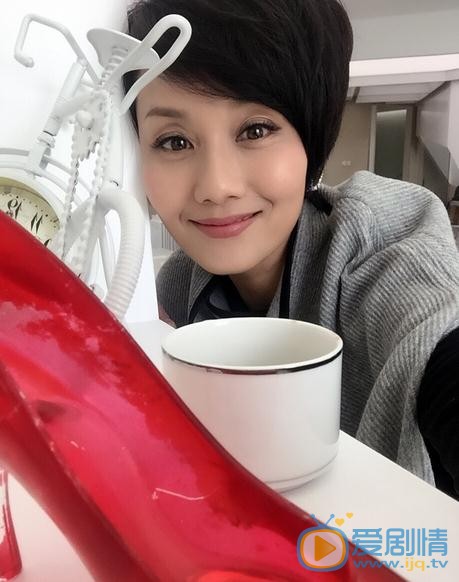 李颖街拍 李颖高清写真_李颖高清剧照