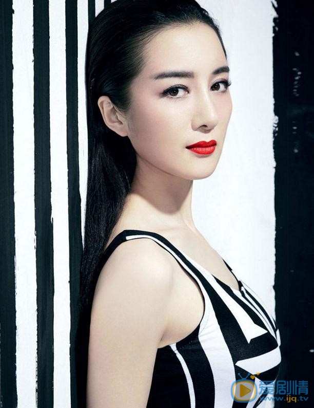李依晓红唇复古写真 李依晓高清写真_李依晓高清剧照