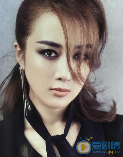 李依晓杂志照 李依晓杂志照