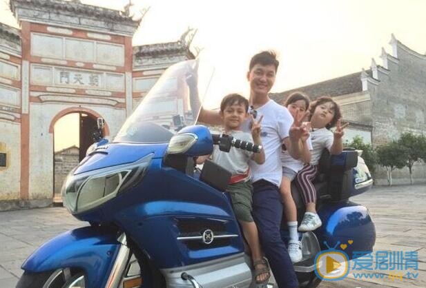 李锐村长和萌娃 李锐高清写真_李锐高清剧照