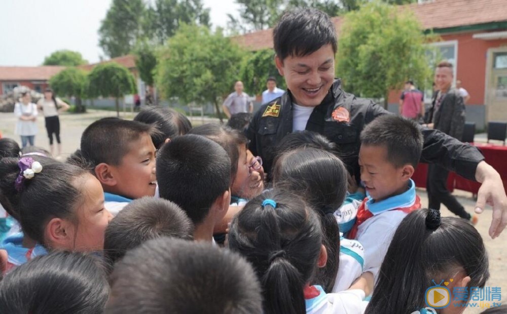 李锐快乐村长 李锐高清写真_李锐高清剧照