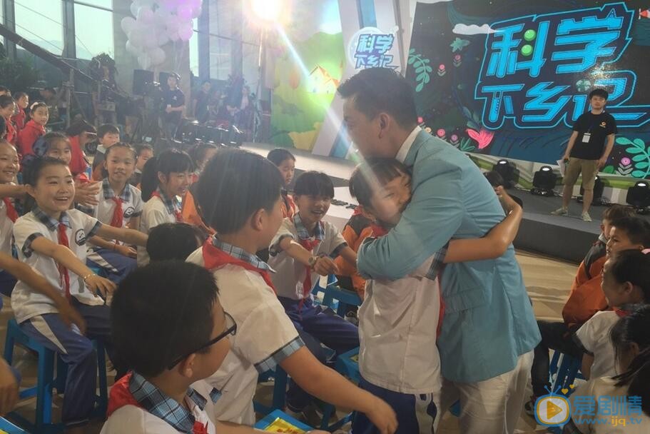 李锐活动照 李锐高清写真_李锐高清剧照