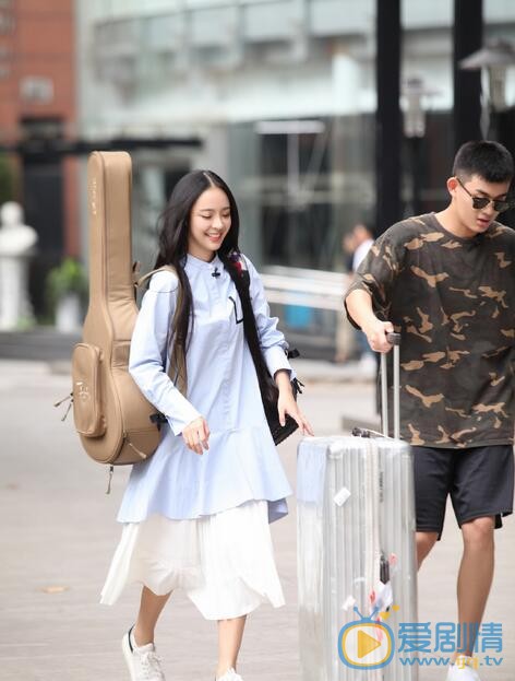 李莎旻子《一年级》照 李莎旻子高清写真_李莎旻子高清剧照