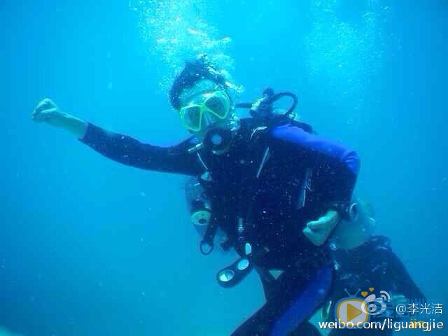 李光洁潜水照 李光洁高清写真_李光洁高清剧照