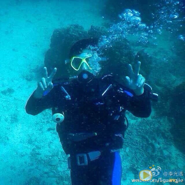 李光洁潜水照 李光洁高清写真_李光洁高清剧照