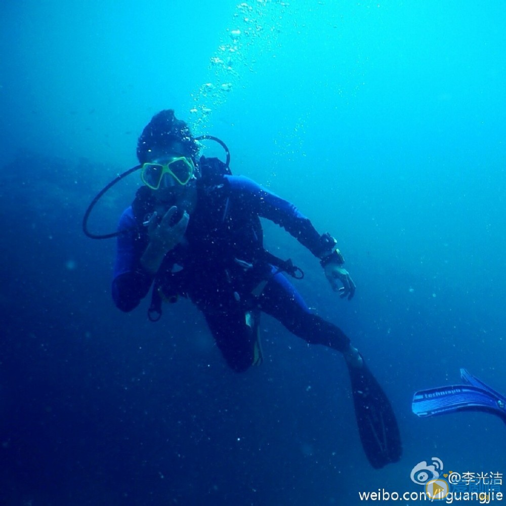 李光洁潜水照 李光洁高清写真_李光洁高清剧照