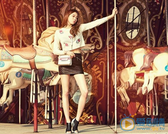 李圣经游乐场写真 李圣经高清写真_李圣经高清剧照