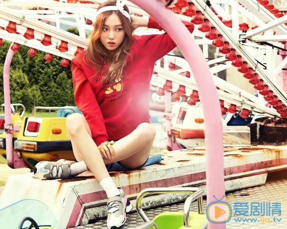 李圣经游乐场写真 李圣经高清写真_李圣经高清剧照