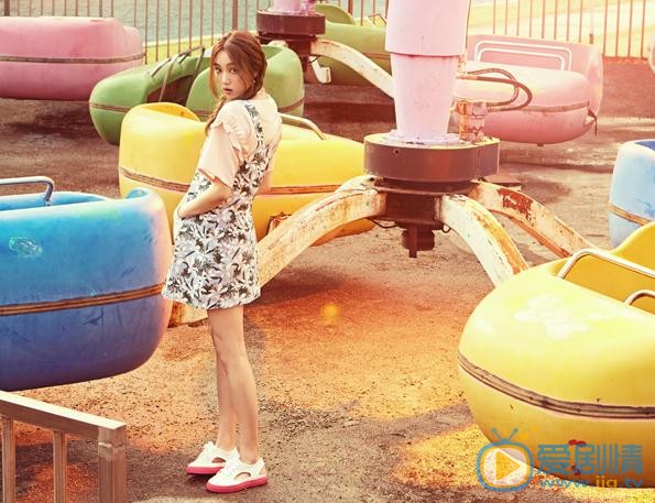 李圣经游乐场写真 李圣经高清写真_李圣经高清剧照