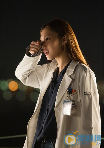 李圣经《Doctors》剧照 李圣经高清写真_李圣经高清剧照